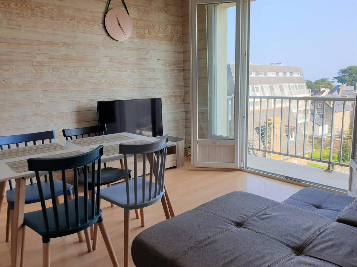 Appartement Bel Renove Au Centre-ville De - Ref 920 *